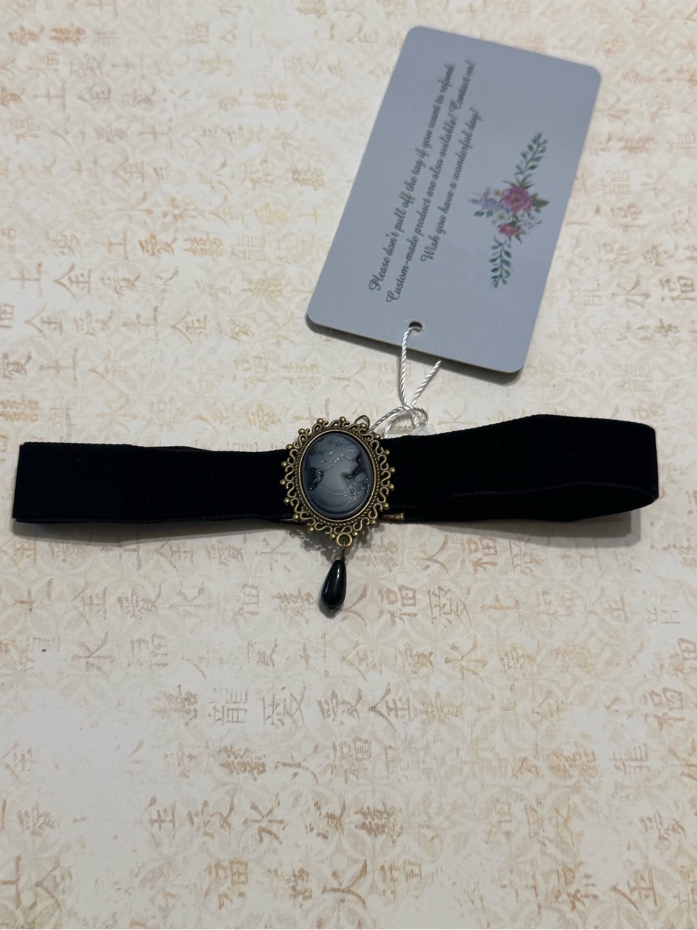 CAMEO CHOKER NECKLACE